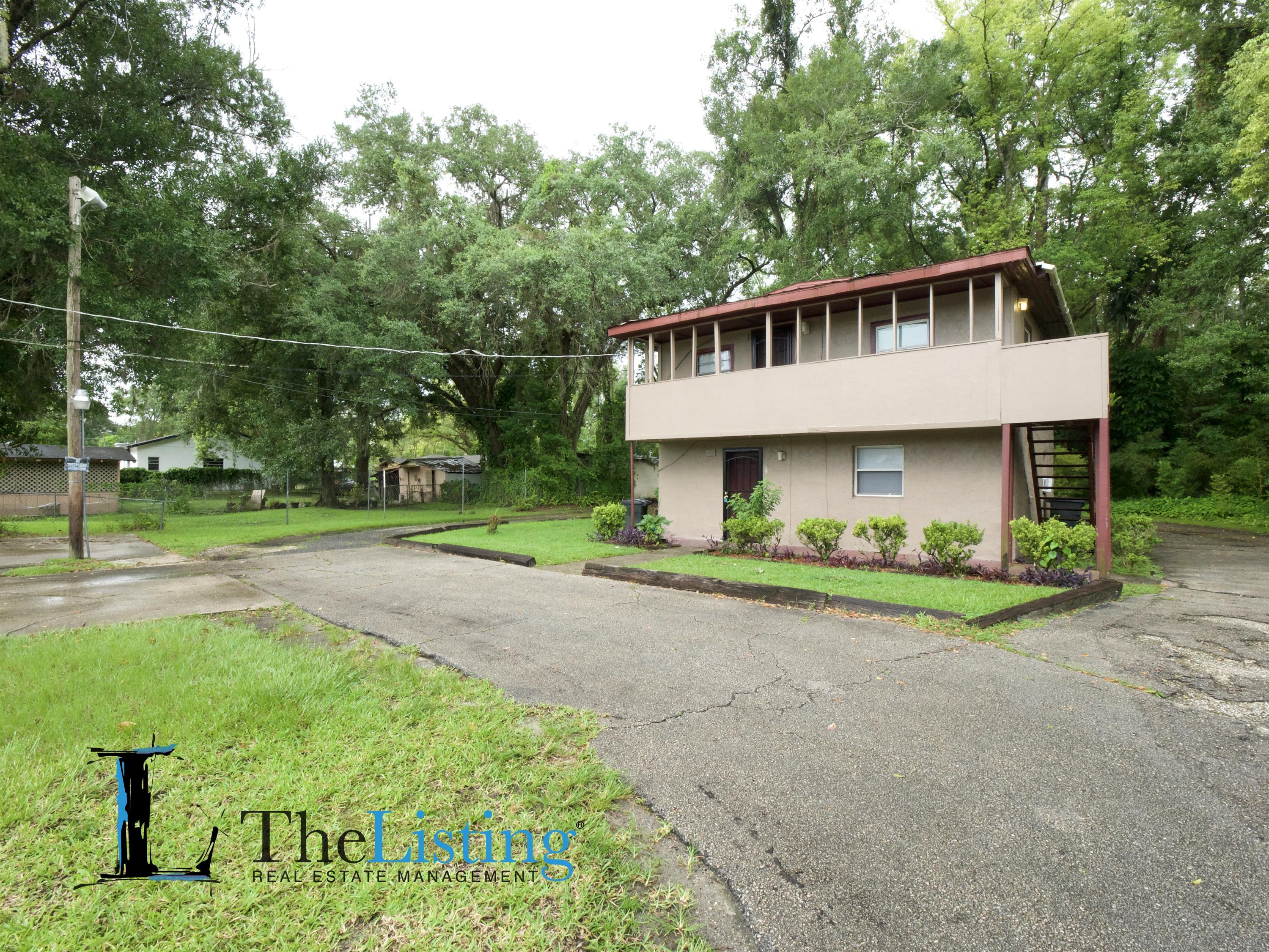2735 Bungalow Boulevard